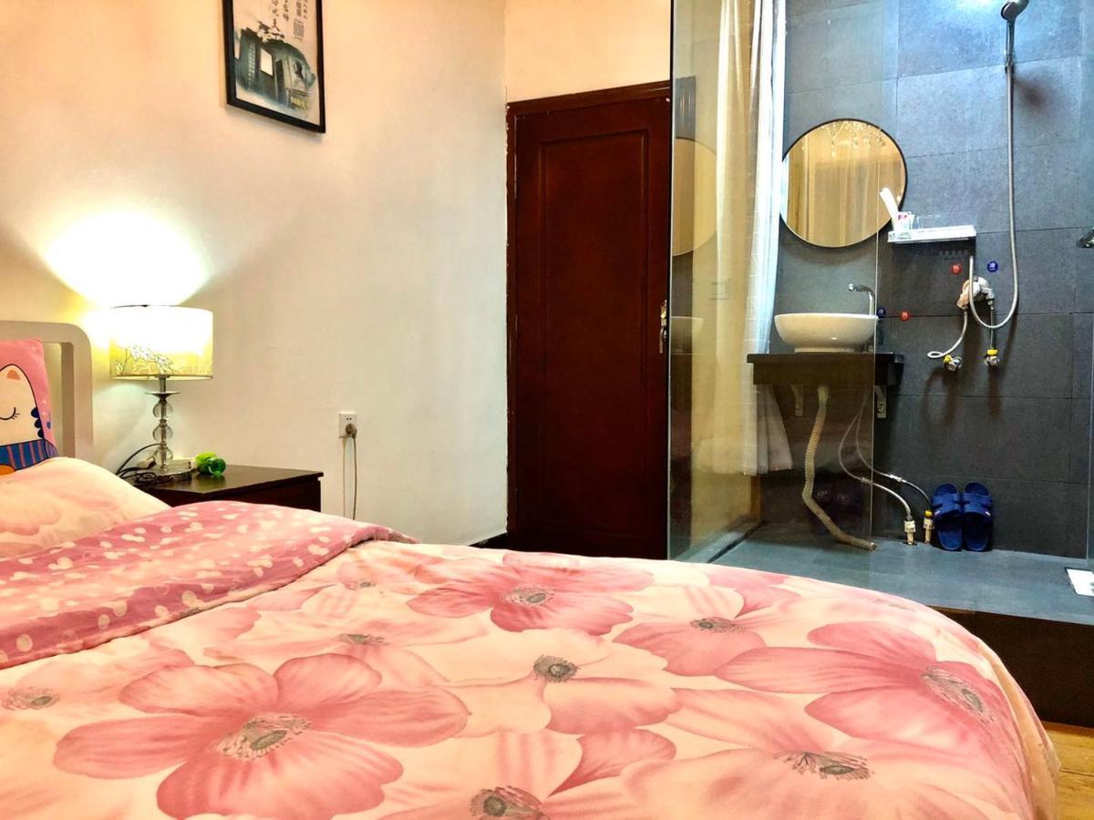 Fenghuang Little Bear Family Guest House Dış mekan fotoğraf