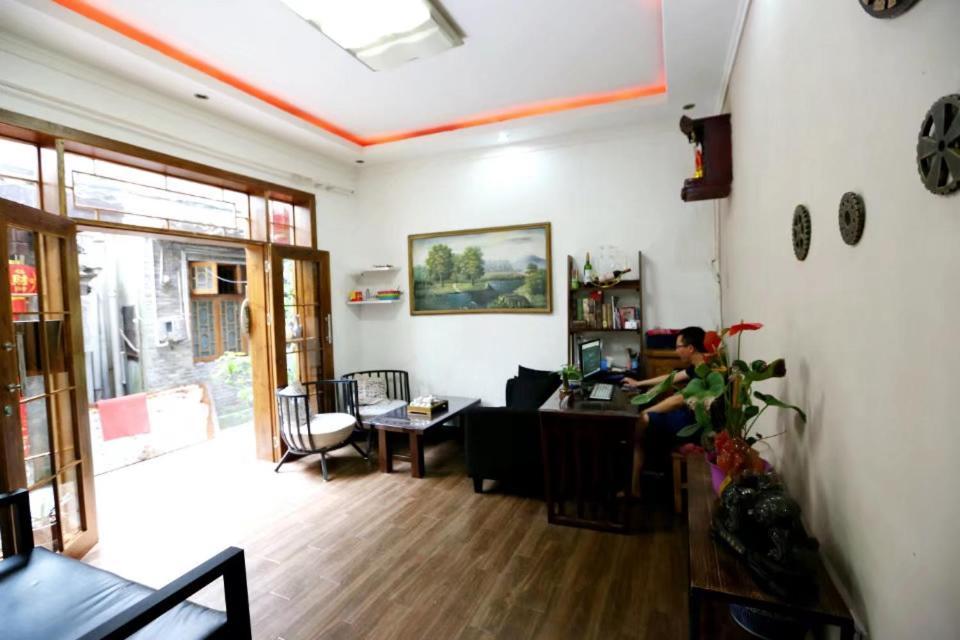 Fenghuang Little Bear Family Guest House Dış mekan fotoğraf