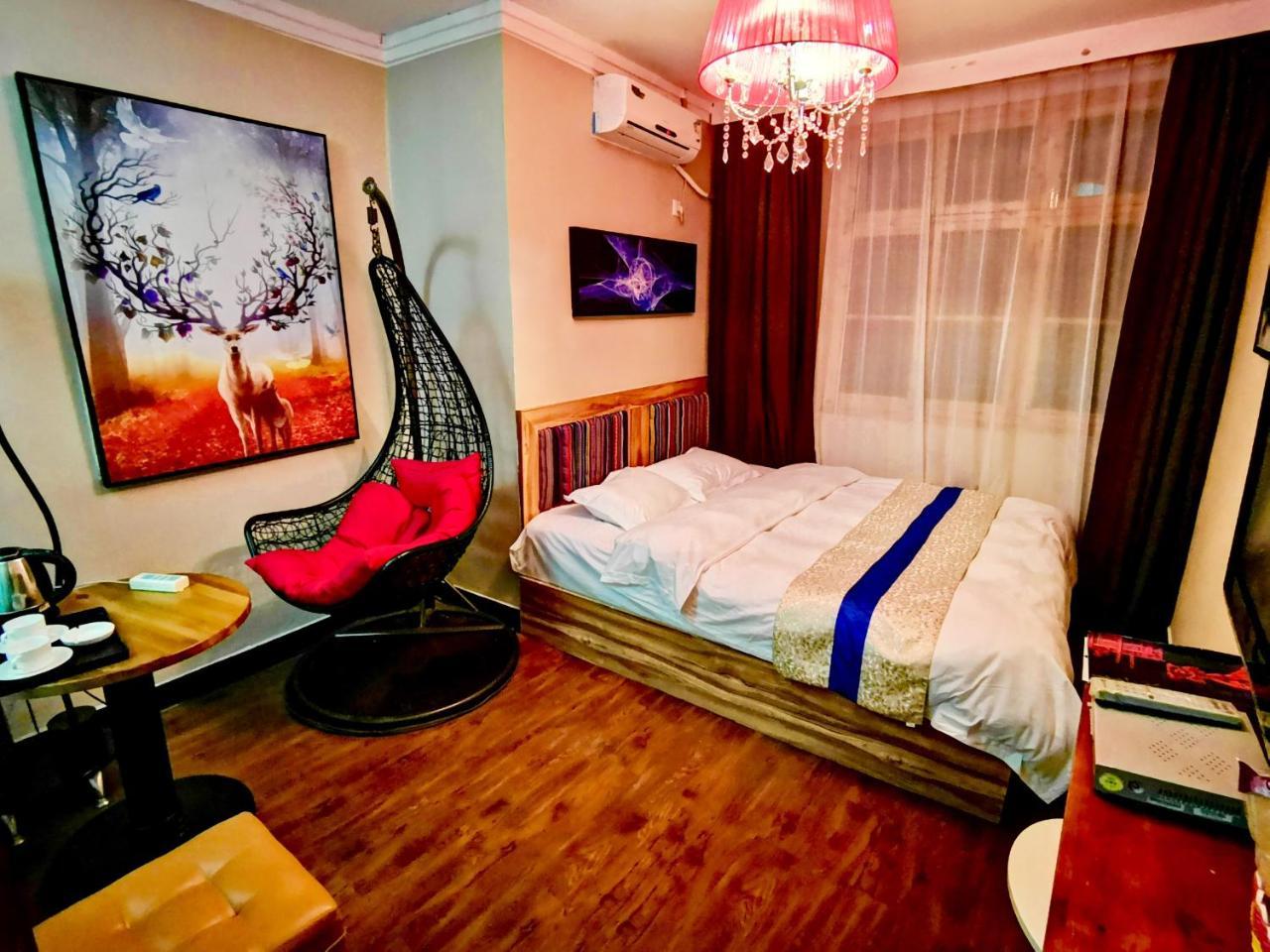 Fenghuang Little Bear Family Guest House Dış mekan fotoğraf