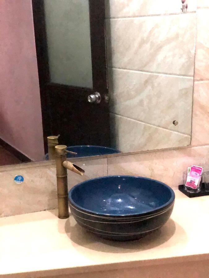 Fenghuang Little Bear Family Guest House Dış mekan fotoğraf
