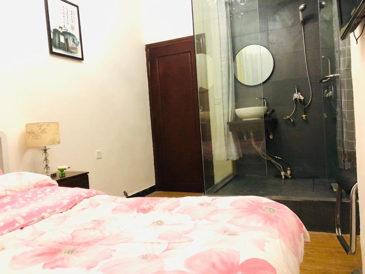Fenghuang Little Bear Family Guest House Dış mekan fotoğraf